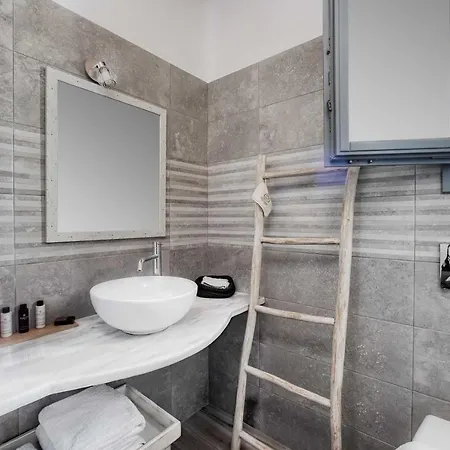 Belvedere * Livadi (Serifos)